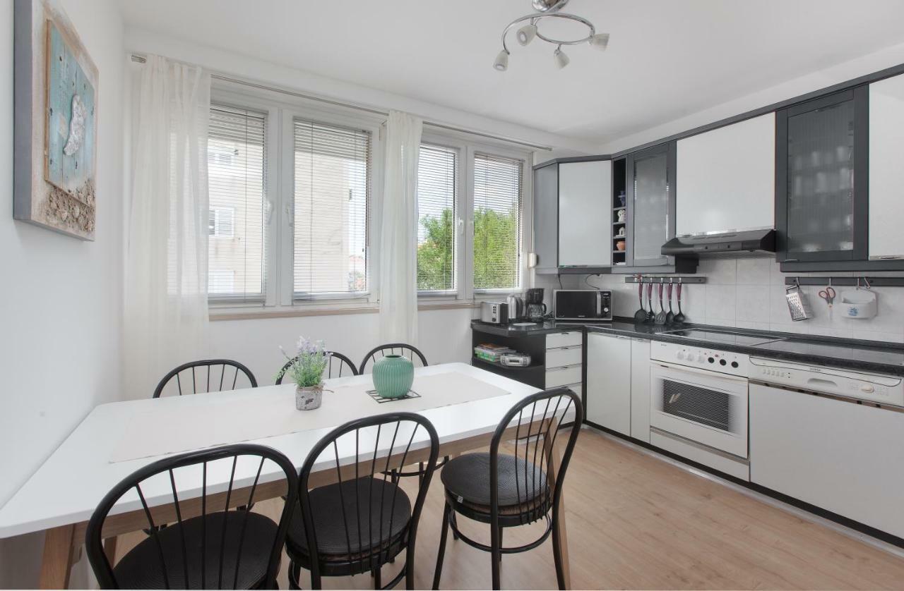 Apartment Gabriella Макарська Екстер'єр фото